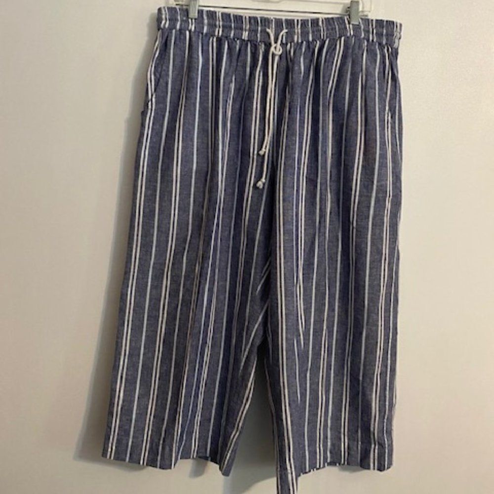 Beachlunchlounge Blue/White stripe wide leg capri's, size L